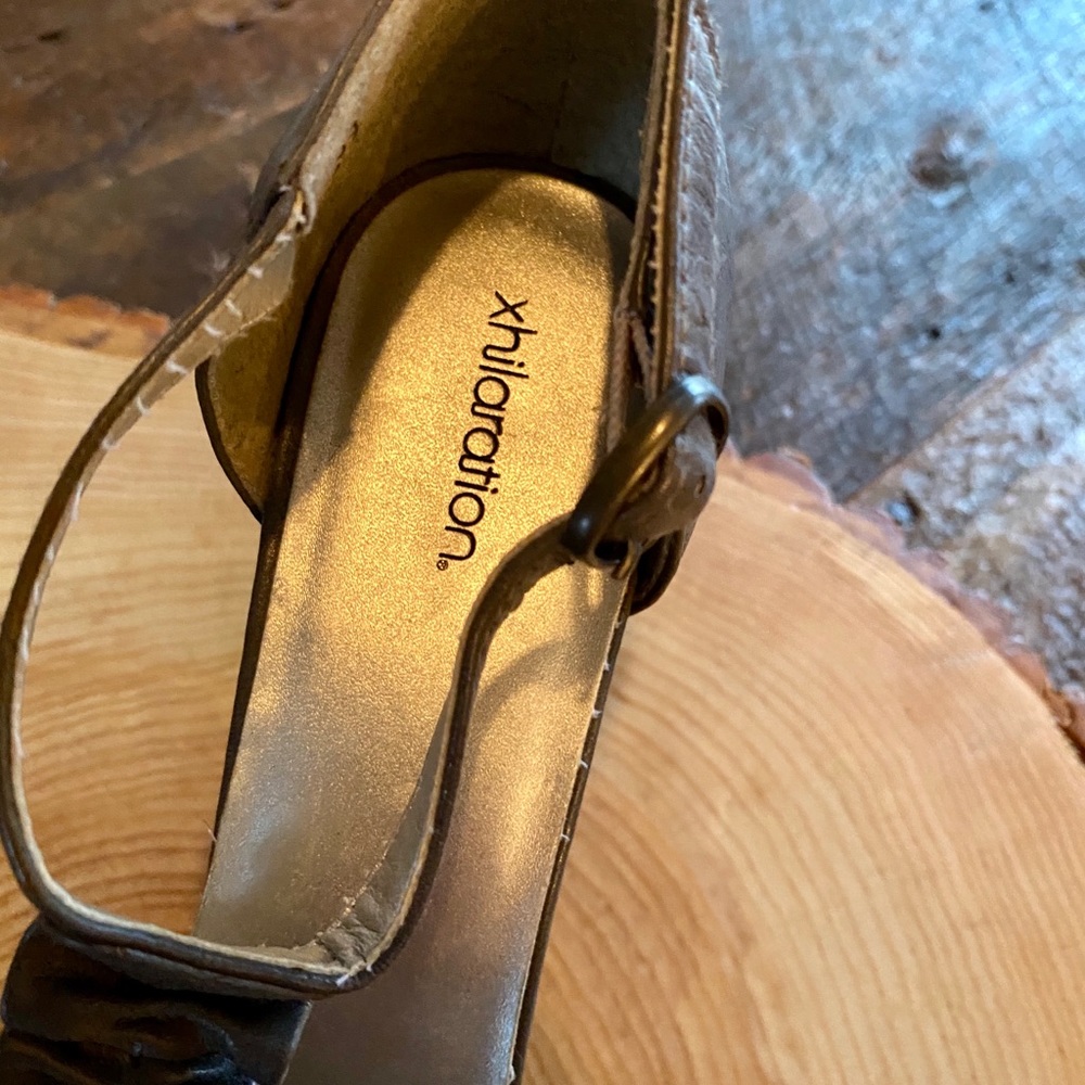 Xhilaration Heels (EUC) Size 8 1/2 - Picture 4 of 8